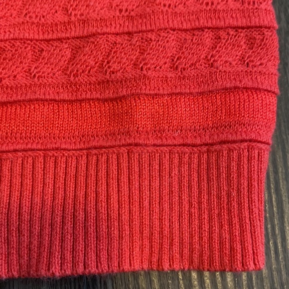 Banana Republic Factory lightweight 3/4 sleeve sweater. Size M. Red. - Picture 13 of 15